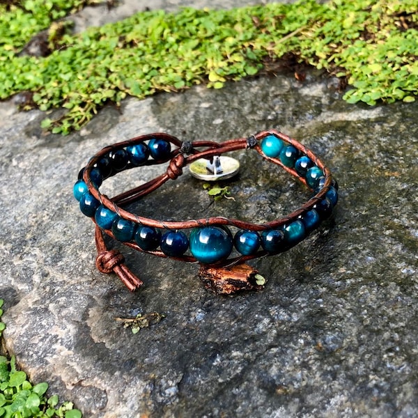 Pulsera de cuero con cuentas de ojo de tigre azul y botón del Árbol de la Vida