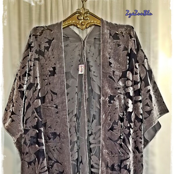 SILVER GRAY KIMONO - Burnout Velvet Boho Kimono, Fringed Hippie Chic Haori, Gypsy Devore Jacket, Bohemian Festival Wrap [K-2026]