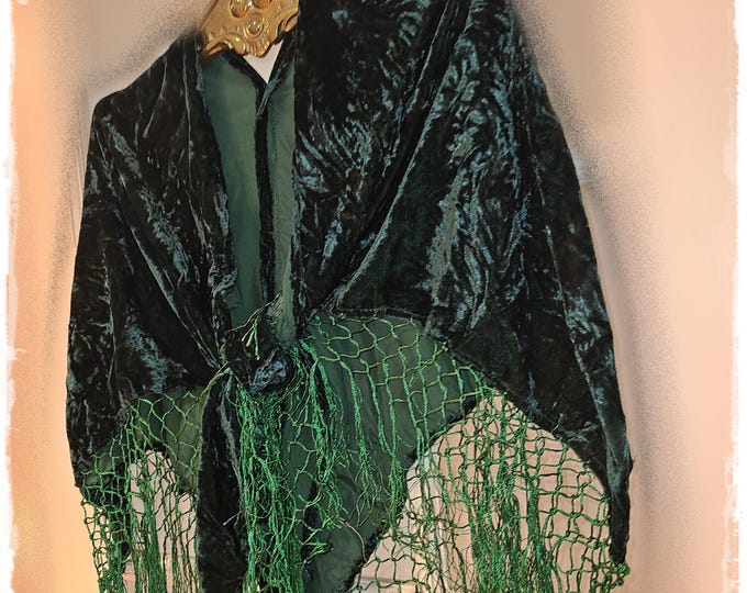 DRAMATIC HIPPIE SHAWL - Lucious Velvet Gypsy Cape, Hippie-Chic Festival Outwear, Boho Party Cloak, Deep Dark Green Velvet Shawl [SH2517]