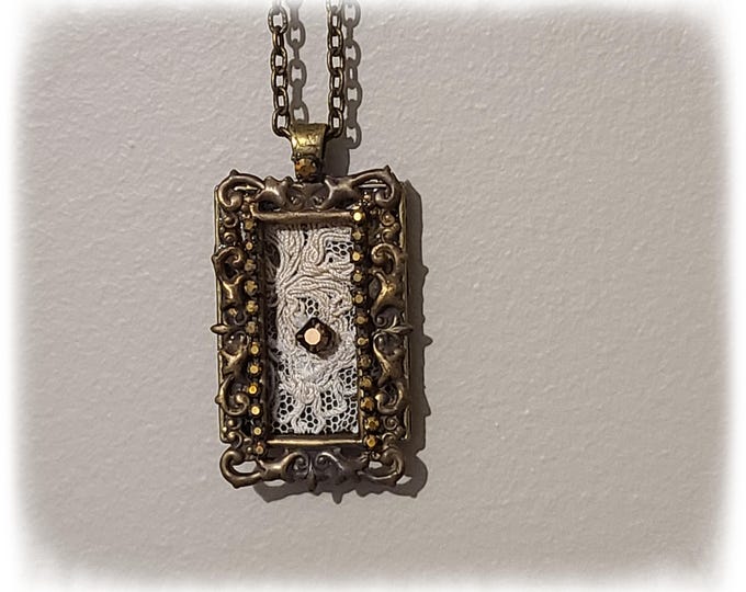 VINTAGE LOOK Aged Brass Layering Necklace w/Pendant - Aurum Bronze Crystals, Brass Filigree Frame, Antique Lace, Etched Link Chain [#3]