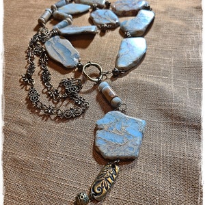 Aqua Terra Jaspis Boho Halskette - Bio Boho Festival Schmuck, Seesediment Edelstein Perlen, handgefädelte Kette, tragbare Hippie Kunst