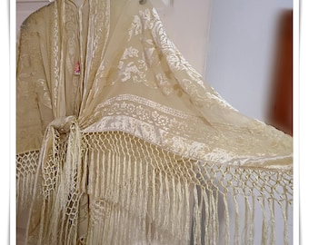Bufanda tipo chal XL color crema/marfil de terciopelo - Capa bohemia con flecos / Capa gitana chic de terciopelo desgastado / Chal estilo hippie para festivales [SH2684]