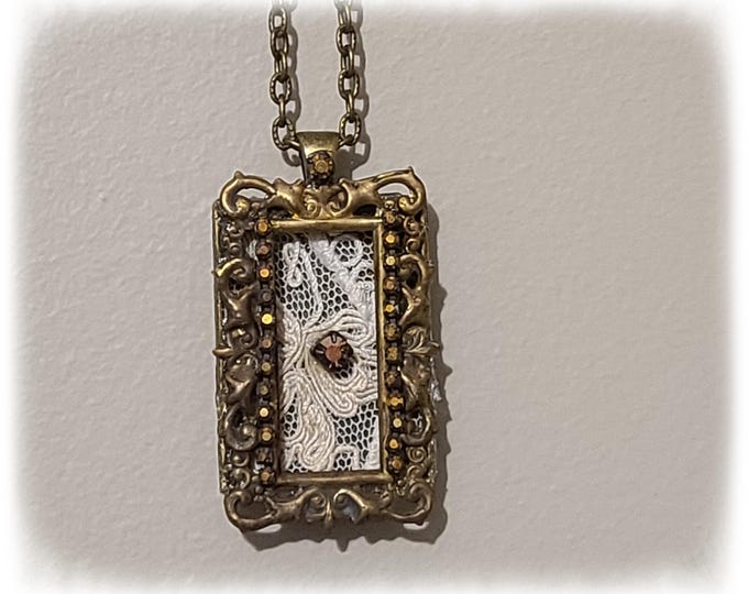 VINTAGE LOOK Aged Brass Layering Necklace w/Pendant - Aurum Bronze Crystals, Brass Filigree Frame, Antique Lace, Etched Link Chain [#1]