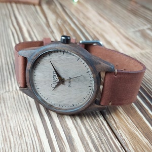 Reloj de madera / Nogal / Reloj de pulsera para hombre / 40 mm 1 5/8 / GRABADO GRATIS / Relojes personalizados / Regalo para hombre / Relojes de madera hechos a mano imagen 1