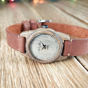 Wooden wrist watch | Walnut | Womens watch / Tiny wristwatch | 25 mm (1&quot;) | FREE ENGRAVING | Personalized watches |Handmade wristwatches