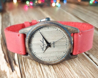 Wooden wrist watch | Walnut | Womens watch / Unisex watch | 35 mm (1 3/8") | FREE ENGRAVING | Black watch hands | Handmade wristwatches