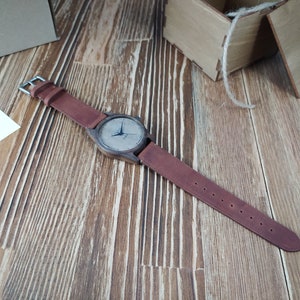 Reloj de madera / Nogal / Reloj de pulsera para hombre / 40 mm 1 5/8 / GRABADO GRATIS / Relojes personalizados / Regalo para hombre / Relojes de madera hechos a mano imagen 8