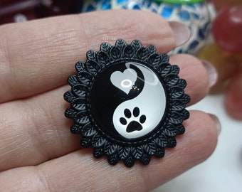Cat and dog brooch, round black cameo brooch, cat and dog pin, animal brooch with drawing, kitten and puppy brooch, gift