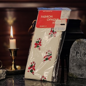 Vintage Fashion Opaque Knee Hi Socks with Candy Cane Pattern