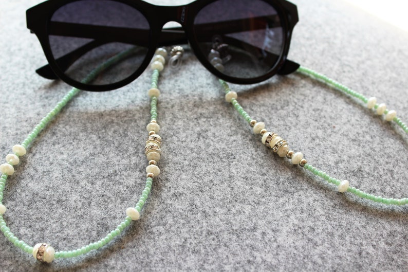 eyeglass neck cord woman gift cord,glasses holder Gentle Pearl glasses chain beaded light green eyeglasses lanyard with rhinestones