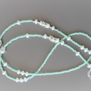 Cadena de gafas Gentle Pearl, cordón de gafas verde claro con cuentas con pedrería, cordón de regalo de mujer cordón de cuello de gafas, soporte de gafas