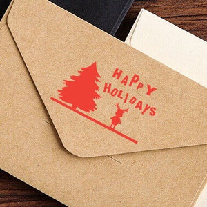 HAPPY HOLIDAYS sticker met Rudolph-hert en kerstpinboom, raamdecoratie, doe-het-zelf-project, kersttijd en sfeer, eenvoudig aan te brengen