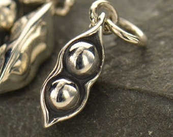 Two Peas in a Pod Charm, Sterling Silver, Pea Charm, Food Charm, Vegan Charm, Vegetarian Charm, Garden Charm, Gardening Charm, 1pc