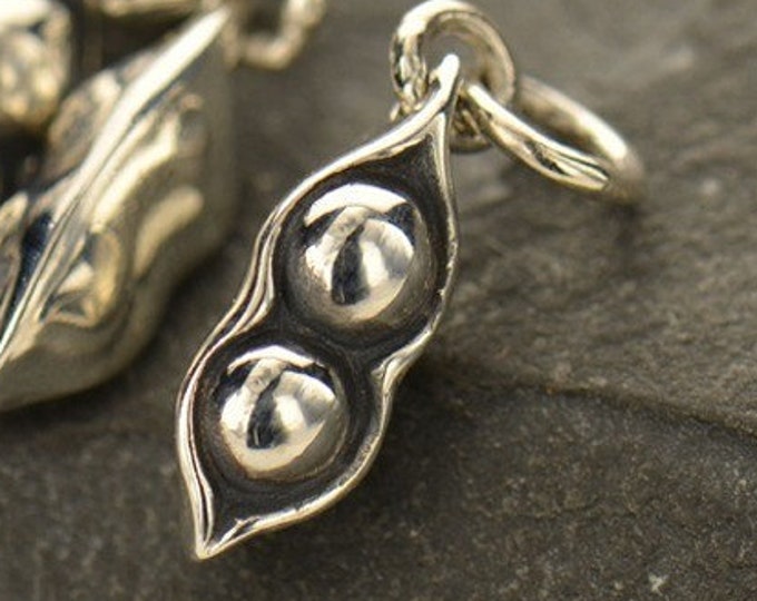Two Peas in a Pod Charm, Sterling Silver, Pea Charm, Food Charm, Vegan Charm, Vegetarian Charm, Garden Charm, Gardening Charm, 1pc
