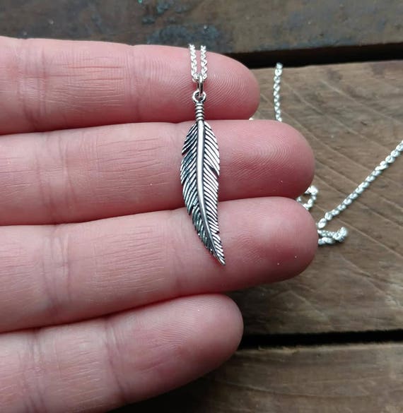 ANTIQUE SILVER LARGE FEATHER ON A 24/'/' STERLING SILVER CURB CHAIN FREE GIFT BAG