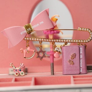TEHILIM PEARL STROLLER Pin™ w/ Rocking Horse, Magen David, Paci, Hand Crafted 18k Gold Plated, Best Bris, Newborn and Baby Shower Gift