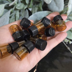 Mini glass 1ml tiny vials, Small oil bottles for essential oils perfume, crafts, 12 pack
