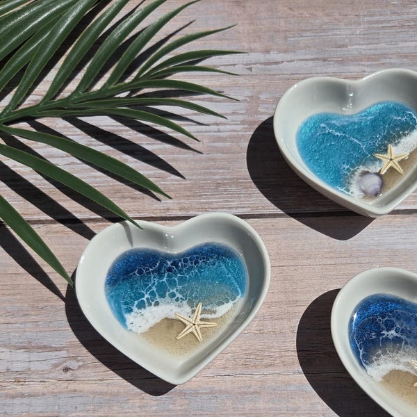 Resin Ocean Heart Ring Dish: Handmade Trinket Tray, Beach Decor Accessory