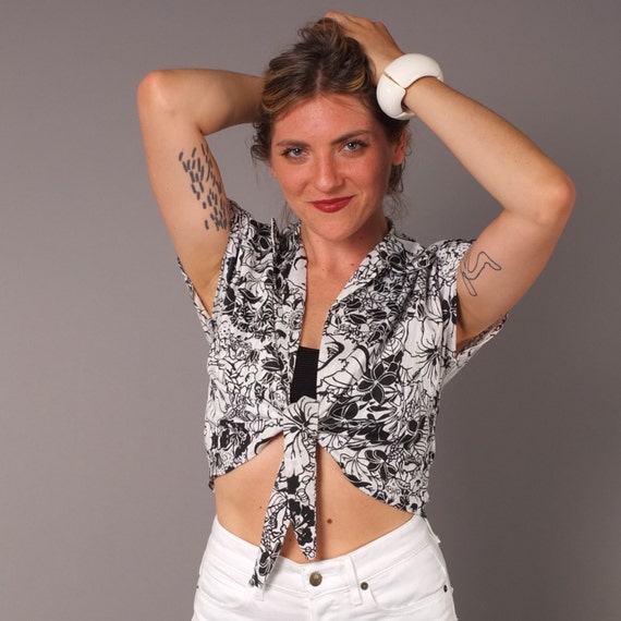 80s Vintage Flirty Wrap Crop Top Crop Top Black &… - image 3