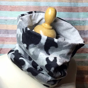Camouflage neck warmer, double-sided loop scarf - Cucitorino® Accessories