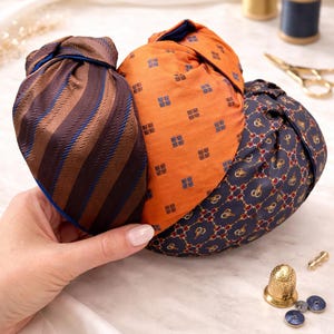 UNIQUE PIECES: Silk Pattern tie headband, Elegant women's headband with central knot, Handmade silk headband, Pure silk, Silk made Hairband