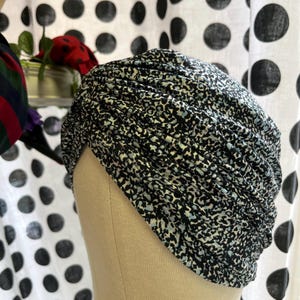Eleganter Twist-Turban, Turban mit natürlichem Stoff gefüttert, Slouchy und Stretchy Turban, Chemo Kopfbedeckung, Chemo Hüte