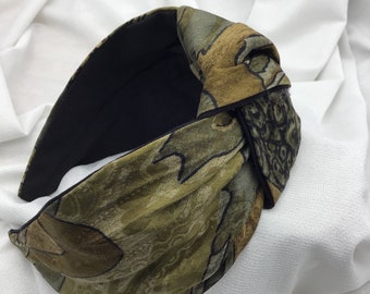 UNIQUE PIECE: Silk headband, Tie pattern, Elegant women's headband with central knot, Handmade headband, green and black