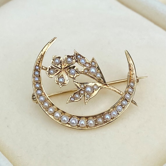 Vintage 14ct yellow gold seed pearl crescent and … - image 1