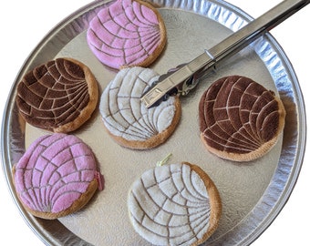 Cute Pan Dulce "Concha" coin purse!