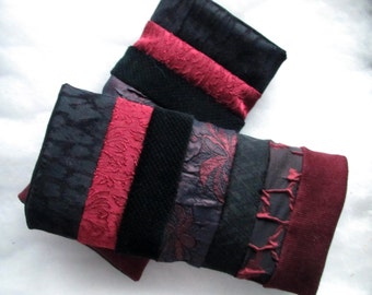 pulse warmers red black