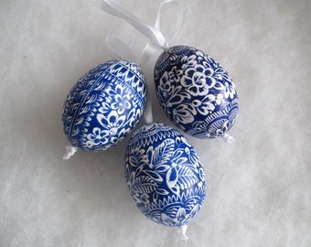 Easter eggs, 3 pieces, real eggs decorated with scratching technique, traditional, blue