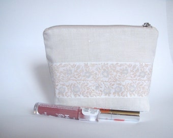 Cosmetic bag made of handwoven linen