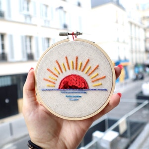 Mini sunset embroidery in sequins and Miyuki pearls