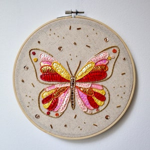 Frame embroidered with a butterfly in Miyuki pearls and sequins image 6