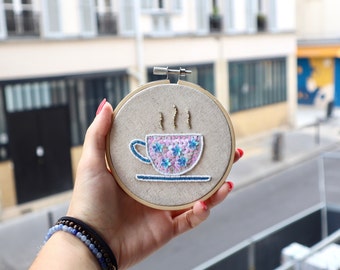 Mini coffee cup embroidery in sequins and Miyuki pearls