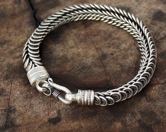 Armband i 925 sterlingsilver, spiralformad fjälldesign, 20 cm | Ledat armband | Arenas smycken