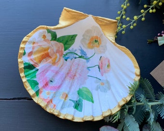 Bright Floral, Shell Ring Dish- Gift Idea, Hamptons Style, Coastal Decor, Ring Dish, Home Accent