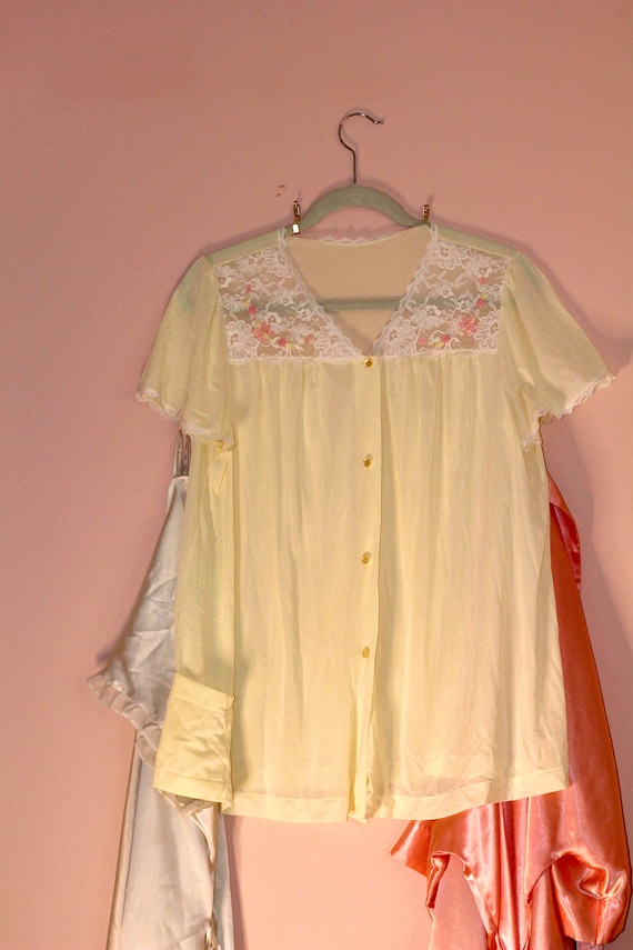 Vintage Pale Yellow Lace Night Shirt - image 1
