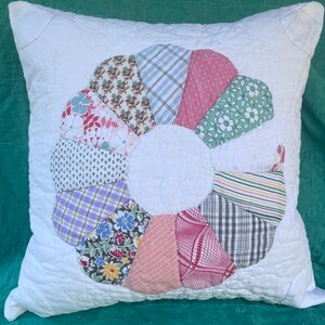Pillow Vintage Quilts Classic Dresden Plate Repurposed Textile Zippered  COVER White Back