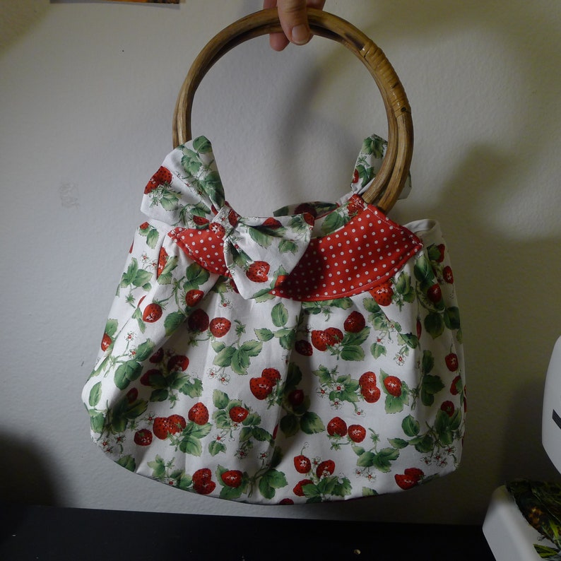 Red Strawberries Cotton Tote with Bows Retro Vintage Pinup Rockabilly Summer Tiki ...... Wood Handles White