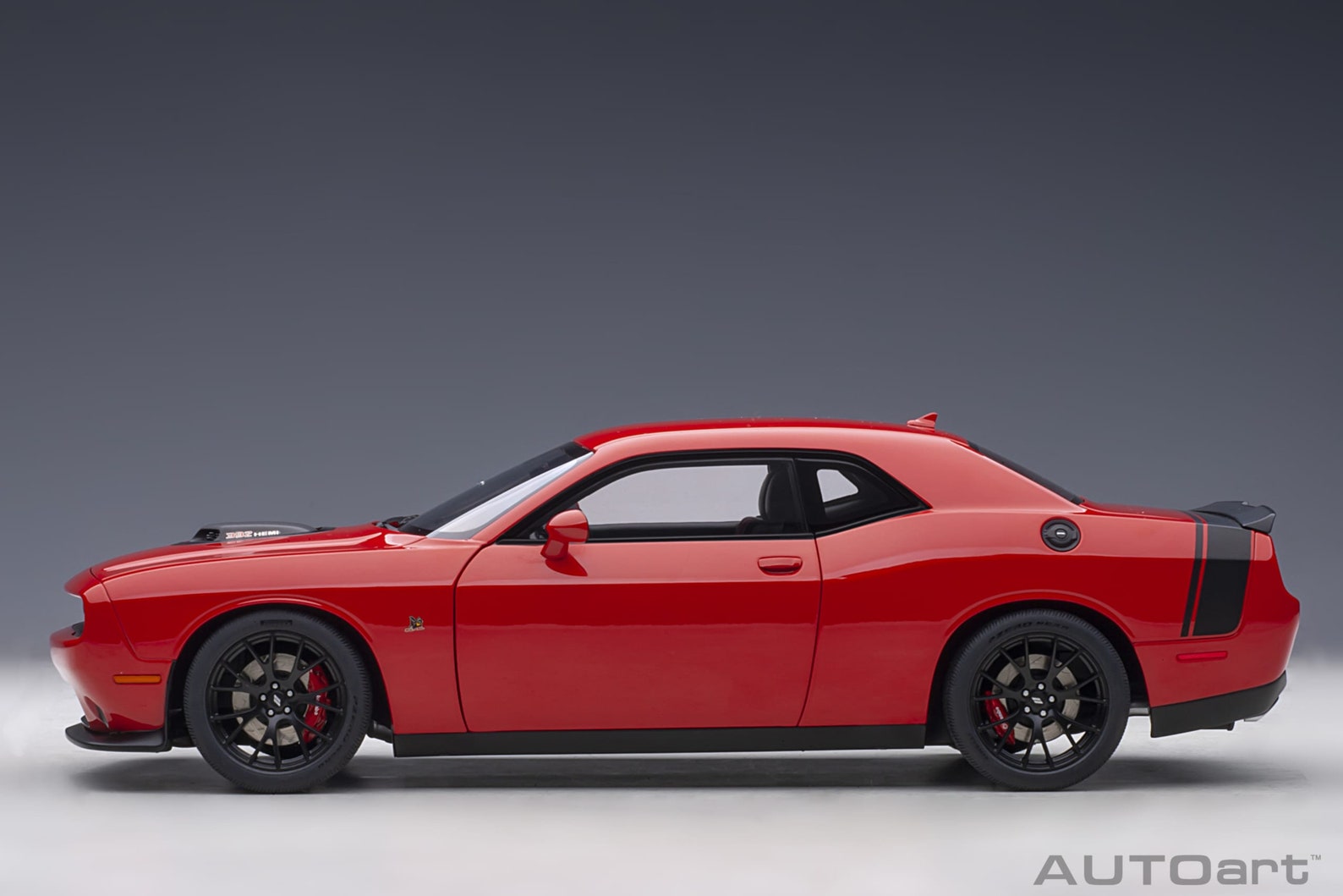 Dodge challenger autoart