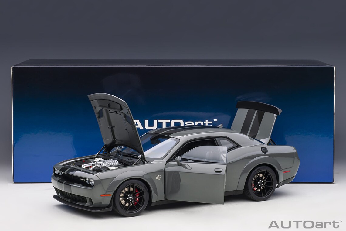 Dodge challenger autoart