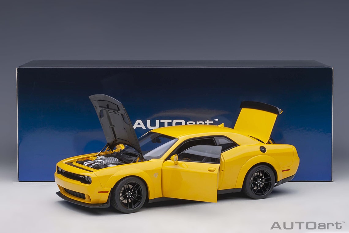 Dodge challenger autoart
