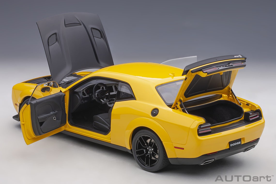 Dodge challenger autoart