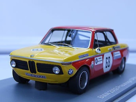 bmw 2002 scale model