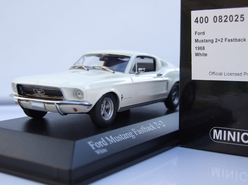 Ford mustang minichamps