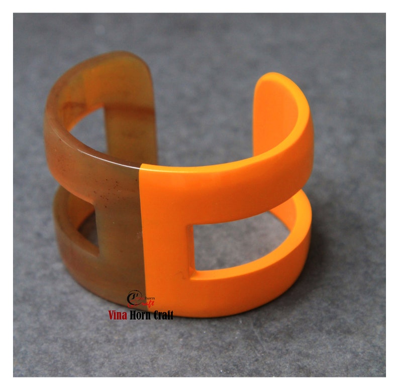 VIVO Natural Horn Bangle Set With Lacquer CTB123