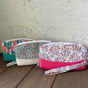 Kunstleder Täschchen für das Handgelenk mit Reißverschluss, kleine handgemachte Geldbörse mit Blumenmuster, Kaktus Geldbeutel, einzigartiges Geschenk für sie