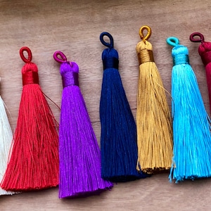 Silk tassels, mala tassels, multicolored tassel pendants, necklace tassels, long tassels, 85mm long, jewelry Making, 1 tassel per pack