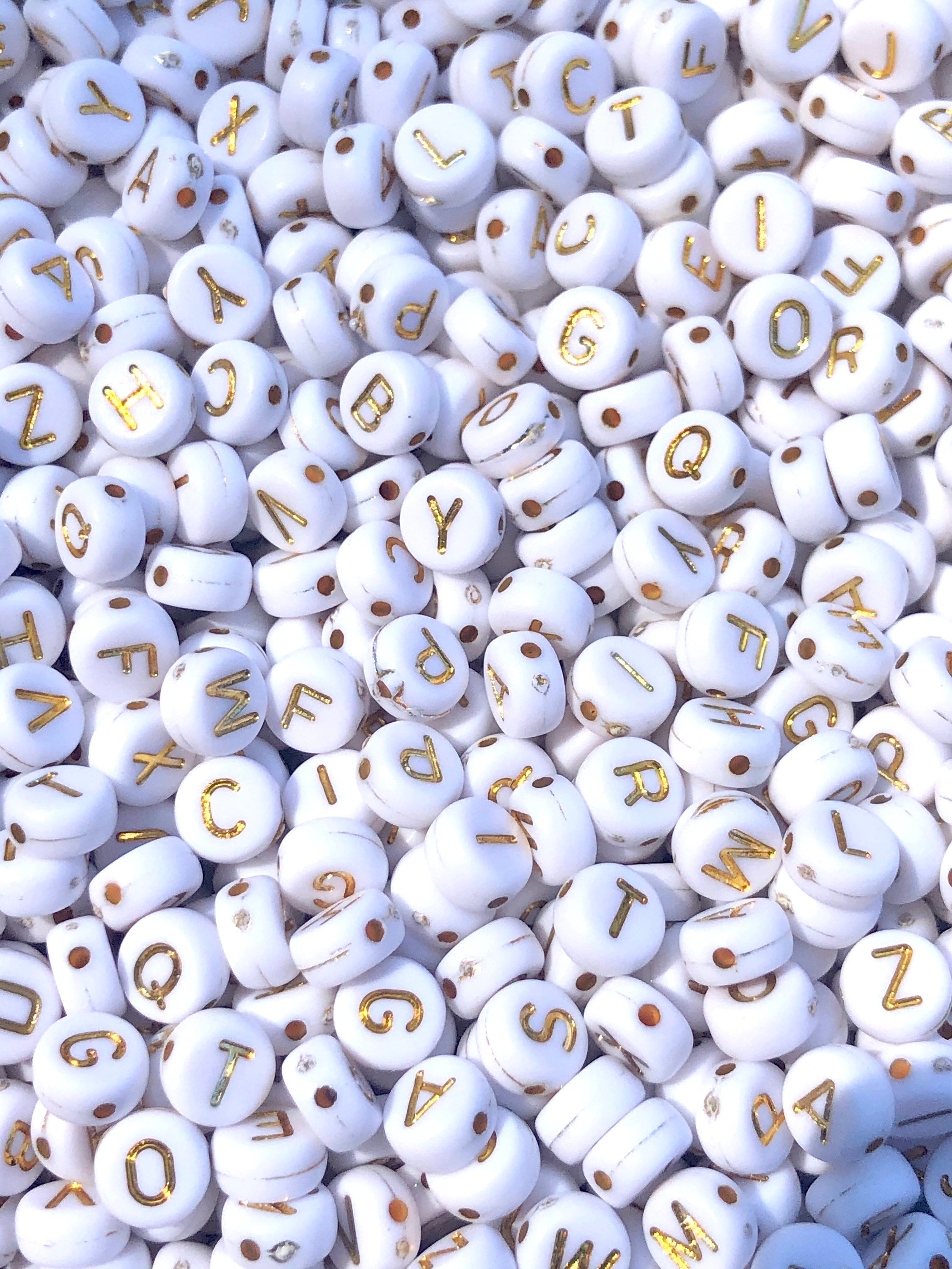 Perline con alfabeto da 7 mm, perline con lettere bianche e dorate